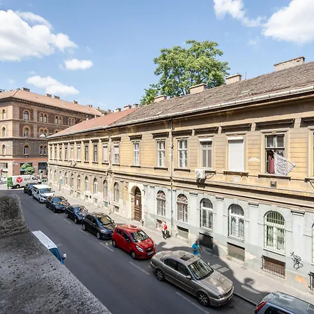 Crystal Cove 2-bdr Appartamento Budapest