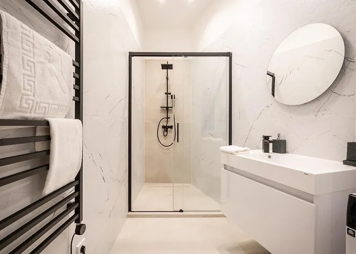 Crystal Cove 2-bdr 아파트